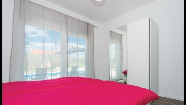 Olive Tree House With Jacuzzi, Wifi And 40M2 Pool Villa Siritovci Kültér fotó