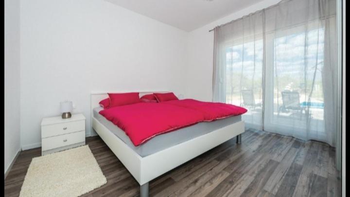 Olive Tree House With Jacuzzi, Wifi And 40M2 Pool Villa Siritovci Kültér fotó
